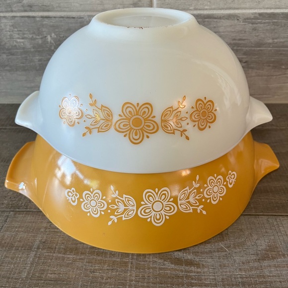 VIntage Pyrex Butterfly Gold Nesting Cinderella Bowl 2 Pcs 444 And 443 - Picture 5 of 5